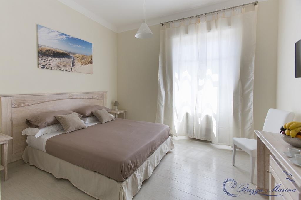 Brezza Marina Luxury Rooms Cagliari Bagian luar foto