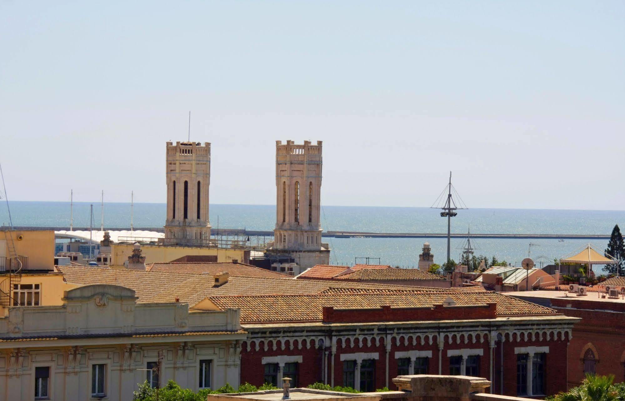 Brezza Marina Luxury Rooms Cagliari Bagian luar foto