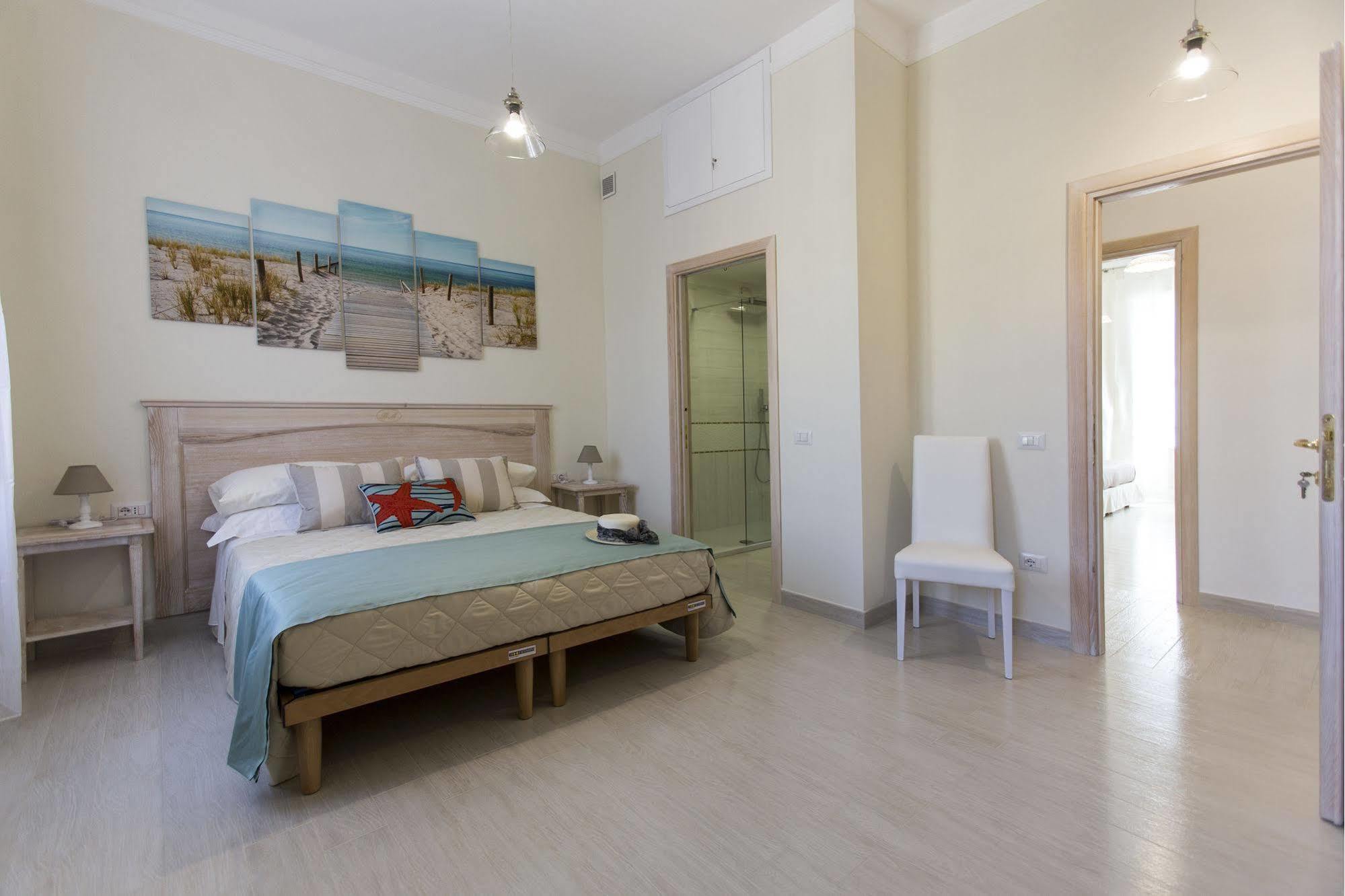 Brezza Marina Luxury Rooms Cagliari Bagian luar foto